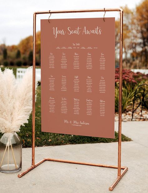 Terracotta Seating Chart, Burnt Orange Table Setting, Autumn Wedding Seating Plan, Boho Retro Wedding, Wedding Sitting Chart, Retro Wedding Table, Orange Boho Wedding, Party Seating Chart, Terracotta Boho Wedding