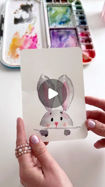 5-minute Easter watercolor card: so fun and easy! 🐰🌸 #watercolor #watercolorpainting #watercolortutorial #greetingcards #easter #ea... | Instagram Easy Card Painting Ideas, Easy Bunny Watercolor, Watercolor Bunny Easy Tutorial, Easy Watercolour Card Ideas, Watercolor Bunnies Easy, Baby Shower Watercolor Card, Watercolor Baby Cards, Easter Watercolor Cards, Watercolor Easter Cards