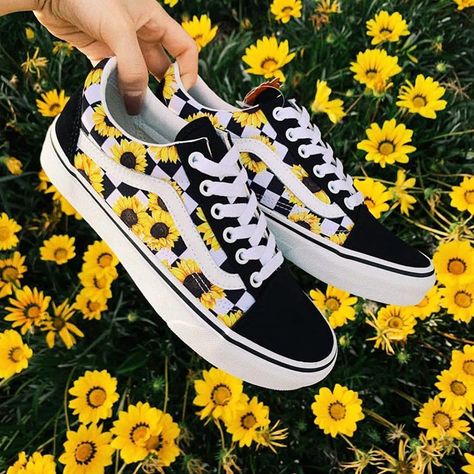 Vans Shoes Fashion, Vans Aesthetic, Best Baby Shoes, Custom Vans Shoes, Cute Vans, Yellow Vans, Custom Shoes Diy, Custom Nike Shoes, Sneakers Vans