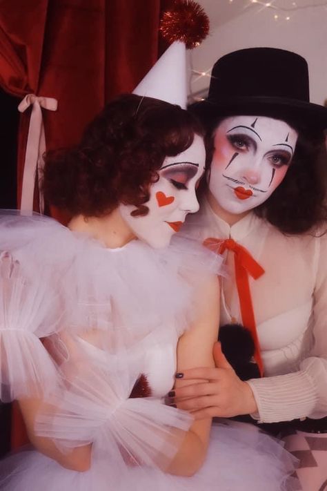 Cute Clown Costume, Brittany Lee, Valentines Day Photoshoot, Circus Aesthetic, Pierrot Clown, Dark Circus, Duo Halloween Costumes, Work Makeup, Cute Clown