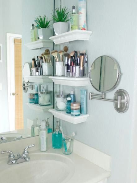 Small shelves next to mirror Small Bathroom Shelves, Shelves Ideas, Bathroom Hacks, Bathroom Storage Solutions, Space Storage, Apartment Organization, White Shelves, Room Shelves, Small Bathroom Storage