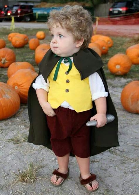 Toddler Halloween Costume Ideas, Cute Toddler Halloween Costumes, Fantasia Diy, Hobbit Costume, Toddler Halloween Costume, Toddler Boy Halloween Costumes, Hobbit Party, Cosplay Kids, Boy Halloween Costumes