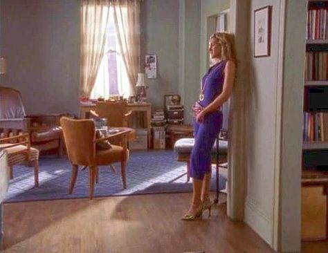 Carries Apartment, Carrie Bradshaw Apartment, Carrie Bradshaw Style, Herringbone Wood Floor, Uptown Girl, Kim Kardashian Red Carpet, New York Apartment, City Scene, Walk In Wardrobe