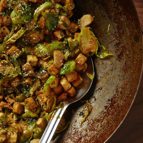 Korean Tofu & Brussels Sprout Stir-fry Curried Potatoes, Quick Stir Fry, Tofu Stir Fry, Stir Fry Recipes, Stir Fries, Tofu Recipes, Brussels Sprouts, Sweet Potatoes, Chickpeas