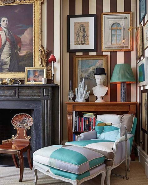 #schustagra New York Townhouse, Decor Eclectic, Interior Vintage, Maximalist Decor, Style Deco, Eclectic Interior, Style At Home, A Living Room, Eclectic Home