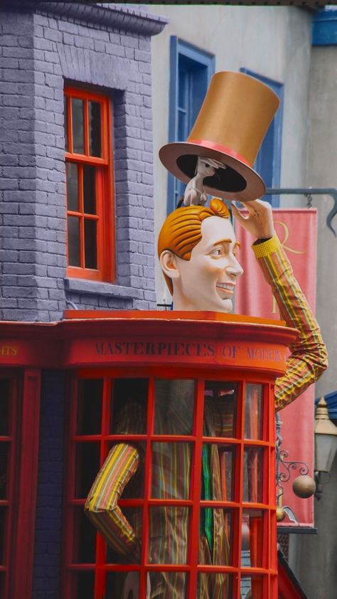 𝙒𝙞𝙯𝙖𝙧𝙙𝙞𝙣𝙜𝙒𝙤𝙧𝙡𝙙 | 𝙃𝙖𝙧𝙧𝙮 𝙋𝙤𝙩𝙩𝙚𝙧 on Instagram: “On Wednesdays we post Weasley💜🧡 . . . Can you tell I tried to synch the music with the rabbit ears 🤣🤦🏻‍♀️ . . #reels #reelsinstagram…” Universal Photos, Weasley Wizard Wheezes, Wizard Wheezes, Harry Potter Decor, Harry Potter Universal, Rabbit Ears, The Rabbit, Wizarding World, Wizard