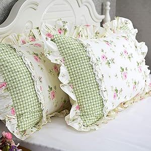 Bed Cover Design, Designer Bed Sheets, Diy Pillow Covers, Pillow Crafts, Elegant Country, Comfy Pillows, Bantal Sofa, Dekorasi Kamar Tidur, Ruffle Bedding