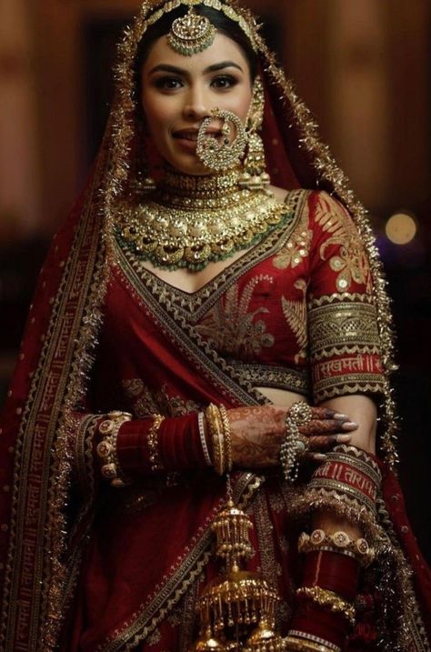 Stunning Indian Jewelry Sabyasachi Jewellery Bridal Collection, Latest Indian Bridal Jewelry Sets, Royal Bridal Look Indian, Rajasthani Bridal Look, Sabyasachi Wedding Lehenga, Bridal Chunni, Bride Fashion Illustration, Rajasthani Bride, Latest Bridal Lehenga Designs