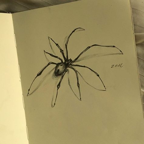 Cool Spider Drawings, Scary Pencil Drawings, Pen Drawing On Skin, Creepy Sketches Easy, Spider Drawing Sketches, Drawings Ideas Creative, Scary Sketches, Photoshop Challenge, Drawing Ideas Creative