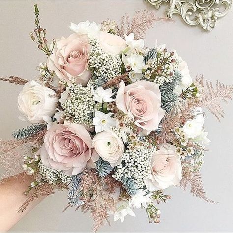 Rustic Spring Wedding, Spring Wedding Bouquets, Dried Flowers Wedding, Spring Wedding Flowers, Diy Wedding Bouquet, Wedding Bridal Bouquets, Wedding Flower Arrangements, Bouquet Of Flowers, Flower Bouquet Wedding