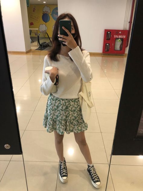 Concert fashion, ootd ideas, ootd concert, mini skirt, uniqlo knit Mini Skirt Concert Outfit, Skirt Concert Outfit, Flower Skirt Outfit, Concert Outfit Ideas, Flower Skirt, Green Flower, Skirt Outfit, Green Flowers, Skirt Outfits