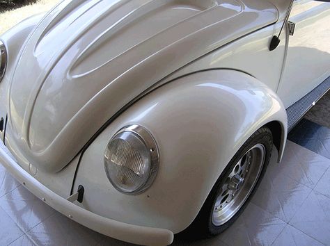 Crystal Silver Pearl on White Bug Antique White Sherwin Williams, Candy Car, Car Paint Colors, General Finishes Milk Paint, Paint Nail, Concrete Sealer, Auto Paint, Jet Boat, Pearl Paint