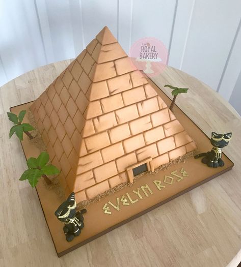 Pyramids Egypt Project Ideas, Make A Pyramid For School Projects, Egypt Pyramid Project, Egypt Project Ideas, Egyptian Pyramid Project, Pyramid Project Ideas, Pyramid School Project, Pyramid Cake, Pyramid Project