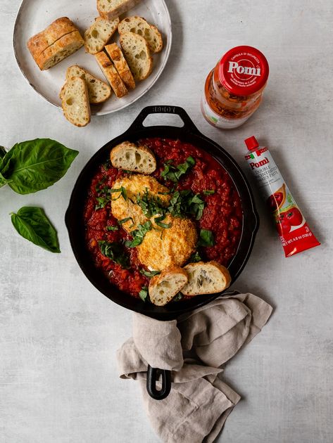 Fried Burrata, Arrabiata Sauce, Arrabbiata Sauce, Sauce Pan, Snack Attack, Skillet Meals, Chili Flakes, Fresh Bread, Homemade Sauce