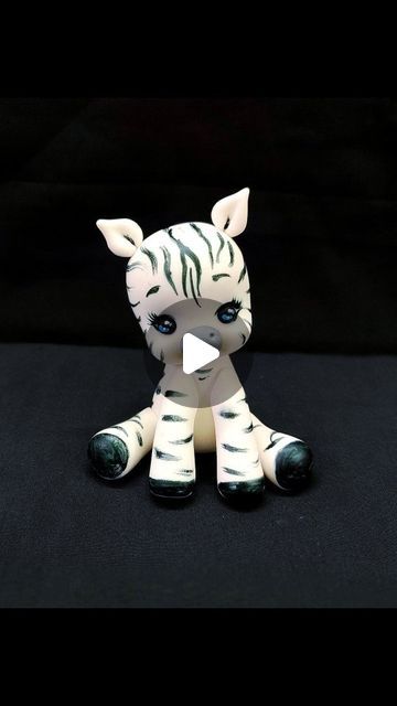 Zebra Fondant, Fondant Doll, Animal Fondant, Fondant Figurine, Fondant Animals, Clay Animals, Cute Clay, Fimo Clay, Cake Tutorial