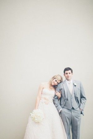 This simple pose is charming and casual all at the same time. Stand side by side and wrap your arm around his upper arm and lean your head on his shoulder. Shoulder Pose, Wedding Couple Photos, Wedding Photography Bride, Elegant Photo, Wedding Photography Tips, Wedding Couple Poses, Fantasy Wedding, Museum Wedding, Photo Couple