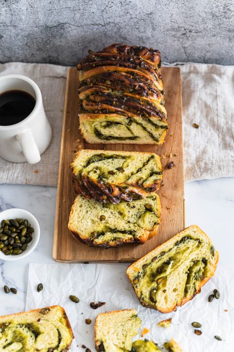 Pistachio Babka Recipe, Pistachio Sourdough Bread, Banana Babka, Pistachio Brioche, Pistachio Babka, Savory Babka, Banana Pistachio, Forbidden Food, Food Polls