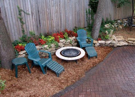 Grass Alternative, Backyard Ideas For Small Yards, No Grass Backyard, Organic Mulch, Grasses Landscaping, Low Maintenance Landscaping, Patio Landscaping, Backyard Fire, Small Yard