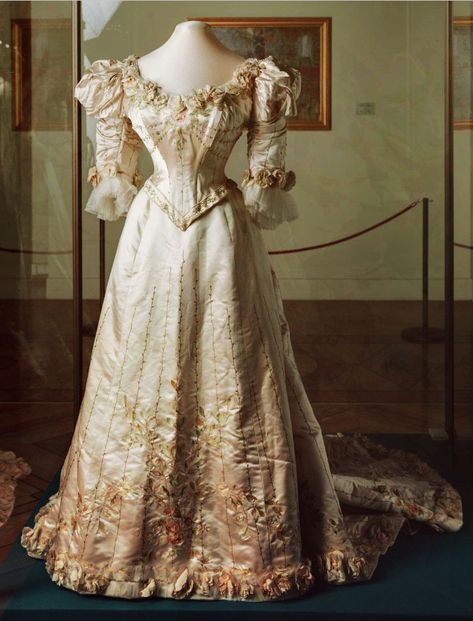 Imperial Russia Fashion, Dagmar Of Denmark, Empress Alexandra Feodorovna, Empress Alexandra, 1890s Fashion, Alexandra Feodorovna, Royal Clothing, Edwardian Dress, Imperial Russia