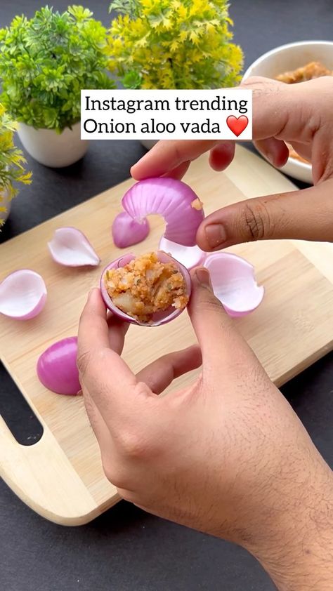 spoonofflavours on Instagram: Tried this Onion stuffed Pakoda recipe at home❤️ Do try out this easy and tasty recipe 😍😋 Do watch out full video for procedure and… Onion Pakoda Recipe, Onion Pakoda, Pakoda Recipe, Tasty Recipe, At Home, Yummy Food, On Instagram, Instagram