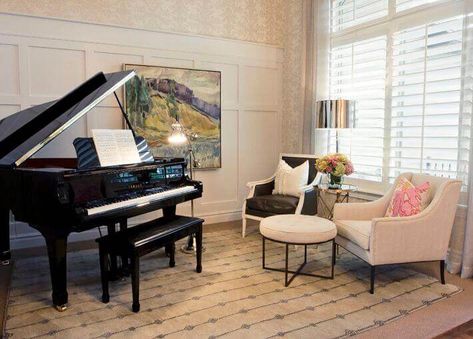 Small spaces can still embrace a baby grand piano with a few interior design tricks put to use.   By limiting oversized furniture and deftly using patterns and textures to move the eye, a small room with a small grand can look natural and organic, made for each other. Piano Room Design, Grand Piano Living Room, Grand Piano Room, Piano Room Decor, Piano Living Rooms, Home Music Rooms, Piano Decor, Piano Room, Home Studio Music