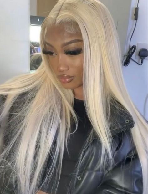 Pinterest @sarstephenn ʚɞ Platinum Blonde Wig Black Women, Blond Wig Black Women, Platinum Blonde Wig, Blonde Hairstyles, Birthday Hair, Culture Magazine, Hair Laid, Platinum Blonde Hair, Blonde Wig