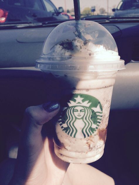 Starbucks limited edition s'mores frappuccino.(I got mine with creme instead of coffee and java chips!!! Yum) Best. Thing. Ever Mocha Syrup, Instead Of Coffee, White Chocolate Mocha, Chocolate Mocha, Starbucks Hot, Double Chocolate, S Mores, Cookie Dough Cafe, Baking Ingredients