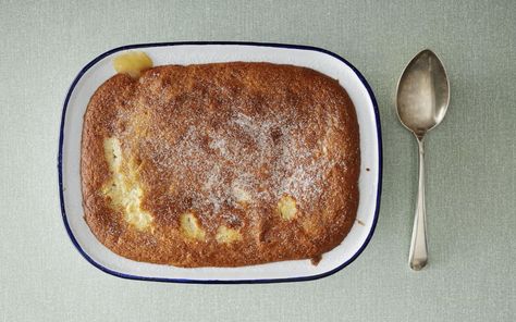 Mary Berry's very best apple dessert cake Eve's Pudding, Apple Sponge Pudding, Stewed Apples Recipe, Eves Pudding, Stewed Apples, Best Apple Desserts, Apples Recipes, British Pudding, Mary Berry Recipe