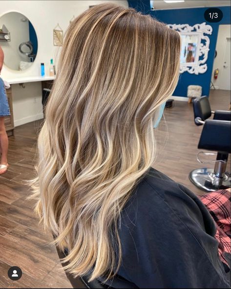 Balayage Retouch, Blonde Hair Goals, Bright Blonde Hair, Summer Blonde Hair, Haircut Inspo, Blonde Hair Transformations, Warm Scarves, Brunette Hair With Highlights, Dyed Blonde Hair