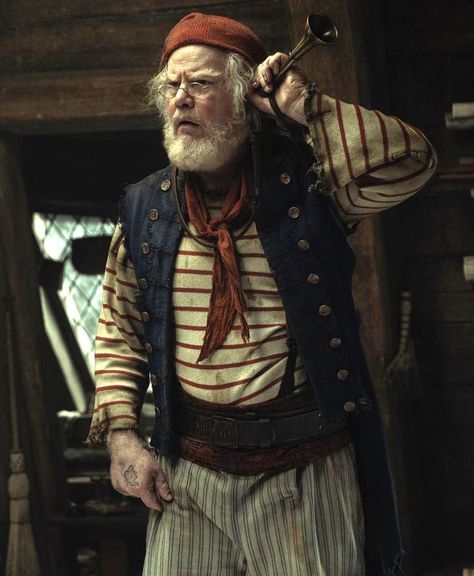 Disney Reveals First Look at Jim Gaffigan's Mr. Smee In Peter Pan Reboot Mr Smee Costume, Smee Costume, Peter Pan Play, Quick Sketching, Peter Pan Jr, Film Peter Pan, Mr Smee, Films Disney, Peter Pan Movie