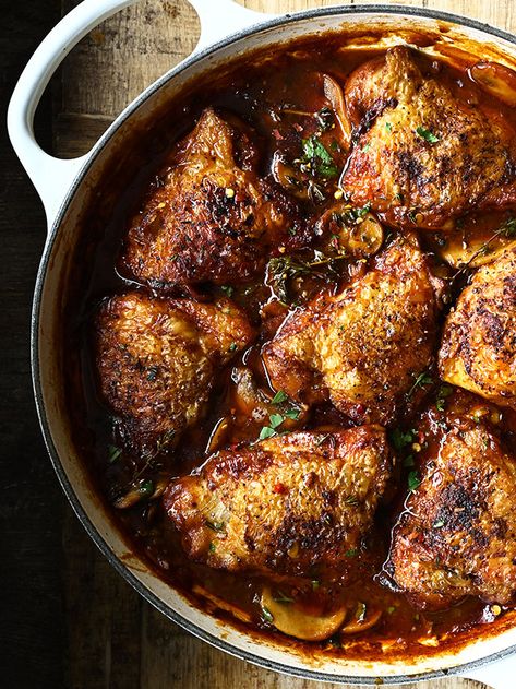 Beer Braised Chicken, Braised Chicken Recipes, Irish Dishes, Braised Chicken Thighs, Beer Chicken, Quick Pasta, Cooking With Beer, Clean Plates, Braised Chicken