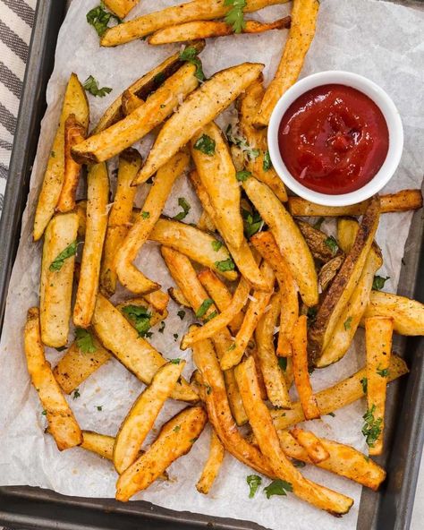 Natasha Kravchuk on Instagram: “Crispy and crunchy air fryer French fries loaded with so much flavor. With just a few basic ingredients you can have homemade French fries…” French Fries Loaded, Air Fryer Xl Recipes, How To Make Fries, Air Fryer Fries, Air Fryer French Fries, Making French Fries, French Fries Recipe, Homemade French Fries, Air Fryer Chicken Wings