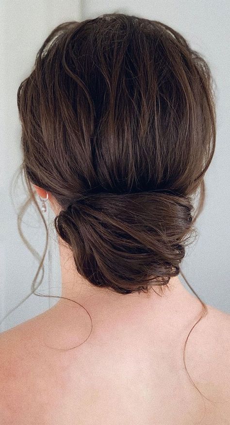 Bun For Mid Length Hair, Wedding Updo Hairstyles, Wedding Hair Colors, Wedding Bun Hairstyles, Prom Hair Updo, Bridal Bun, Bridal Hairdo, Easy Updo Hairstyles, Ball Hairstyles