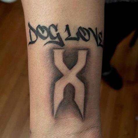 DMX’s Fiancée Desiree Lindstrom Gets a Tribute Tattoo in Honor of the Late Rapper Tribute Tattoo, Effort Quotes, Praying For Your Family, Tribute Tattoos, X Tattoo, Graffiti Tattoo, Dark Men, Family Presents, Tattoo Stencils