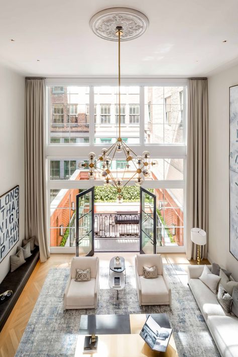 Forbes purchased the Greek Revival home in the 1960s.- TownandCountrymag.com Ny Townhouse, West Village Townhouse, New York Townhouse, Nyc Townhouse, Greek Revival Home, Luxury Townhouse, Townhouse Interior, Apartment Decoration, The World Of Interiors