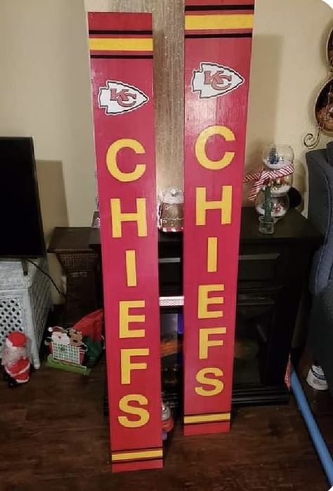 Kansas City Chiefs Porch Sign, Kc Chiefs Outdoor Decor, Kc Chiefs Wood Signs Diy, Chiefs Wooden Signs, Kc Chiefs Porch Sign, Chiefs Decor, Kansas City Chiefs Craft, Chiefs Crafts, Christmas Fence