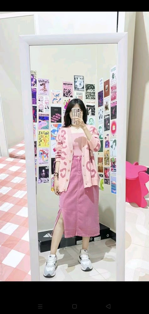 Pink Ootd Aesthetic, Ootd Non Hijab, Y2k Tube Top, Pink Hijab, Stylish Outfits Casual, Ootd Poses, Ootd Aesthetic, Ootd Dress, Casual Hijab Outfit