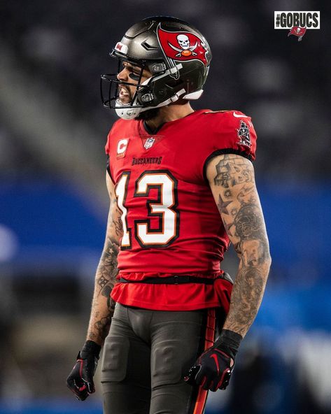 Mike Evans Buccaneers, Mike Evans Wallpaper, Buccaneers Wallpaper, Nfl Jokes, Buccaneers Logo, Tampa Bay Buccaneers Logo, Football Board, Tampa Bay Buccaneers Football, American Football Uniforms