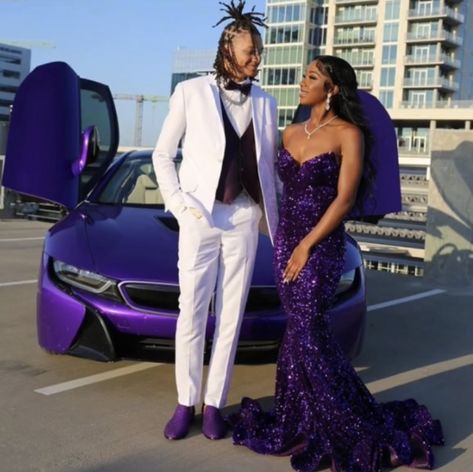 Purple And Black Prom Couple, Black Prom Couples Outfit, Prom Black Couples, Matching Prom Outfits, Prom Couples Outfits, Matching Prom, Lavender Prom, Dance Uniforms, Prom Pics