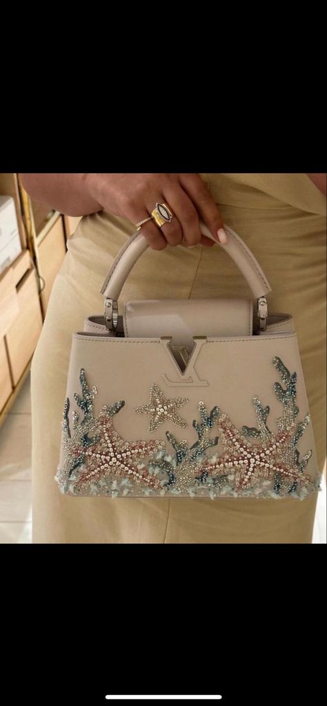 Lv White Bag, Lv Capucines Bb, Lv Bag Capucines, Capucines Louis Vuitton, Louis Vuitton Capucines White, Louis Vuitton Capucines Pink, Louis Vuitton Capucines Mini, Lv Capucines, Bag Wishlist