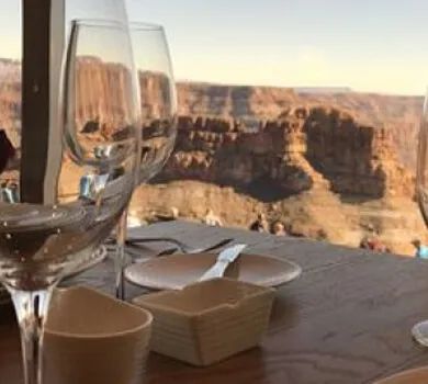 Grand Canyon Restaurants, Grand Canyon South Rim Things To Do, South Rim Grand Canyon, Rim To Rim Grand Canyon Hiking, Grand Canyon Vacation, Resort Casual, Grand Canyon Village, Visiting The Grand Canyon, Park Restaurant