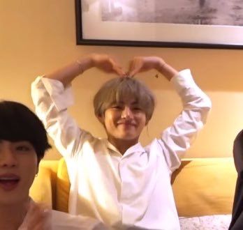 Happy Taehyung, Bts Reactions, Taehyung Funny, Kim Taehyung Wallpaper, Meme Faces, Fan Fiction, Bts Face, V Taehyung, Foto Bts