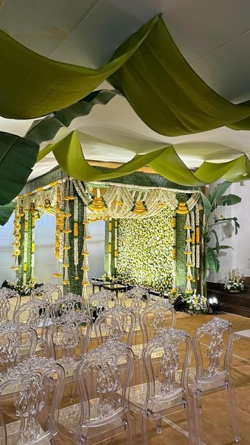 Coconut Leaf Mandap, Banana Wedding Decor, Banana Leaf Decor Wedding, Green Mandap, Banana Leaf Decor, Leaf Decor Wedding, Engagement Stage, Engagement Stage Decoration, Banana Trees