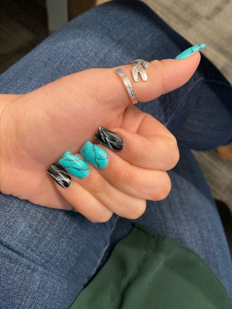 #western #nails #desert Western Style Nails Acrylic, Country Style Acrylic Nails, Turquoise Nails Acrylic Short, Western Nails Acrylic Short, Western Print Nails, Nails 2023 Trends Western, Western Chic Nails, South Western Nails, Country Concert Acrylic Nails