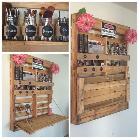 Rustic makeup vanity made from wooden pallet Diy Farmhouse Vanity Makeup, Pallet Storage Ideas Bedroom, Wooden Makeup Organizer Diy, Pallet Vanity Diy Bedroom, Pallet Makeup Vanity Diy, Pallet Vanity Makeup, Rustic Vanity Makeup, Diy Wooden Vanity, Homemade Makeup Vanity