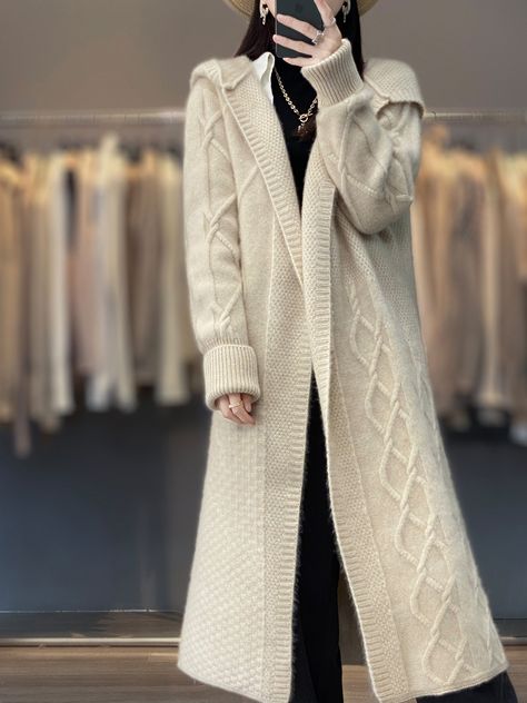 Fashion Knitwear, Gilet Long, Long Coat Women, Merino Wool Cardigan, Winter Cardigan, Knitwear Fashion, Sweater Coat, Merino Wool Sweater, Belleza Natural