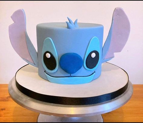 Diy Lilo And Stitch, Stitch Birthday Cake, Lilo And Stitch Cake, Stitch Cake, Nursing Cake, Stitch Ears, Cake Form, Blue Icing, Stitch Birthday