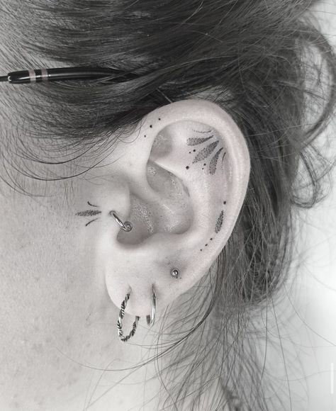 Front Ear Tattoo, Marking Tattoo, Tattoo Oreille, Kid Name Tattoo, Hand Poked Tattoo, Leg Tattoos Women, Poke Tattoo, Hand Poke, Name Tattoo