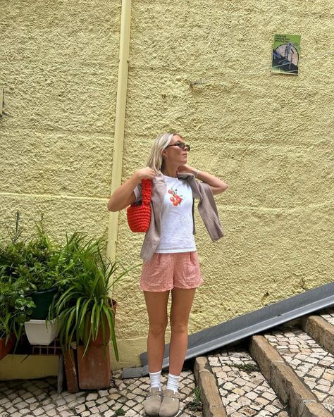 orange baby tee and boxer shorts outfit propaganda ft @sassysherwin 🍊 #independentfashion #slowfashionbrand #babytees #graphictshirt #sustainablefashionbrand Graphic Baby Tee Outfit, Graphic Tee And Shorts Outfit, Boxer Shorts Outfit, Baby Tee Outfit, Baby Tees 90s, Funny Baby Tees, Business Baby, 2024 Outfits, Graphic Tee Outfits