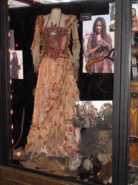 Tia Dalma Costume by aladima, via Flickr Tia Dalma Costume, Calypso Costume, Tia Dalma Calypso, Calypso Pirates, Pirates Costume, Pirate Clothes, Tia Dalma, Historical Outfits, Calypso Dress